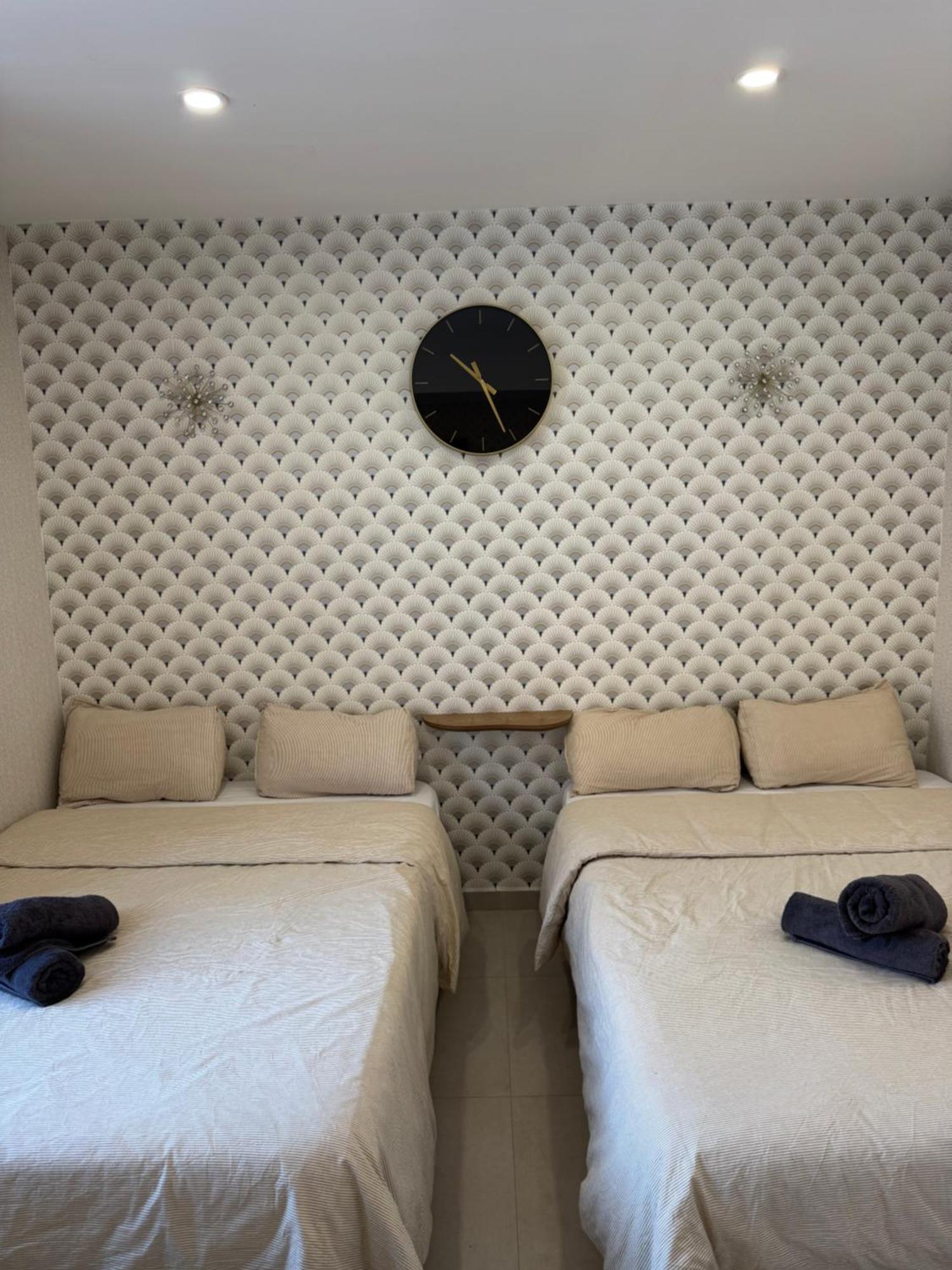 Luxury Apartments Near The Beach And Downtown Centrum 8 Alicante Ngoại thất bức ảnh