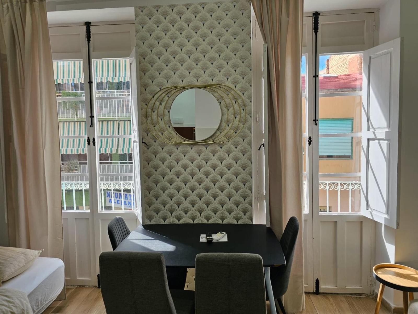 Luxury Apartments Near The Beach And Downtown Centrum 8 Alicante Ngoại thất bức ảnh