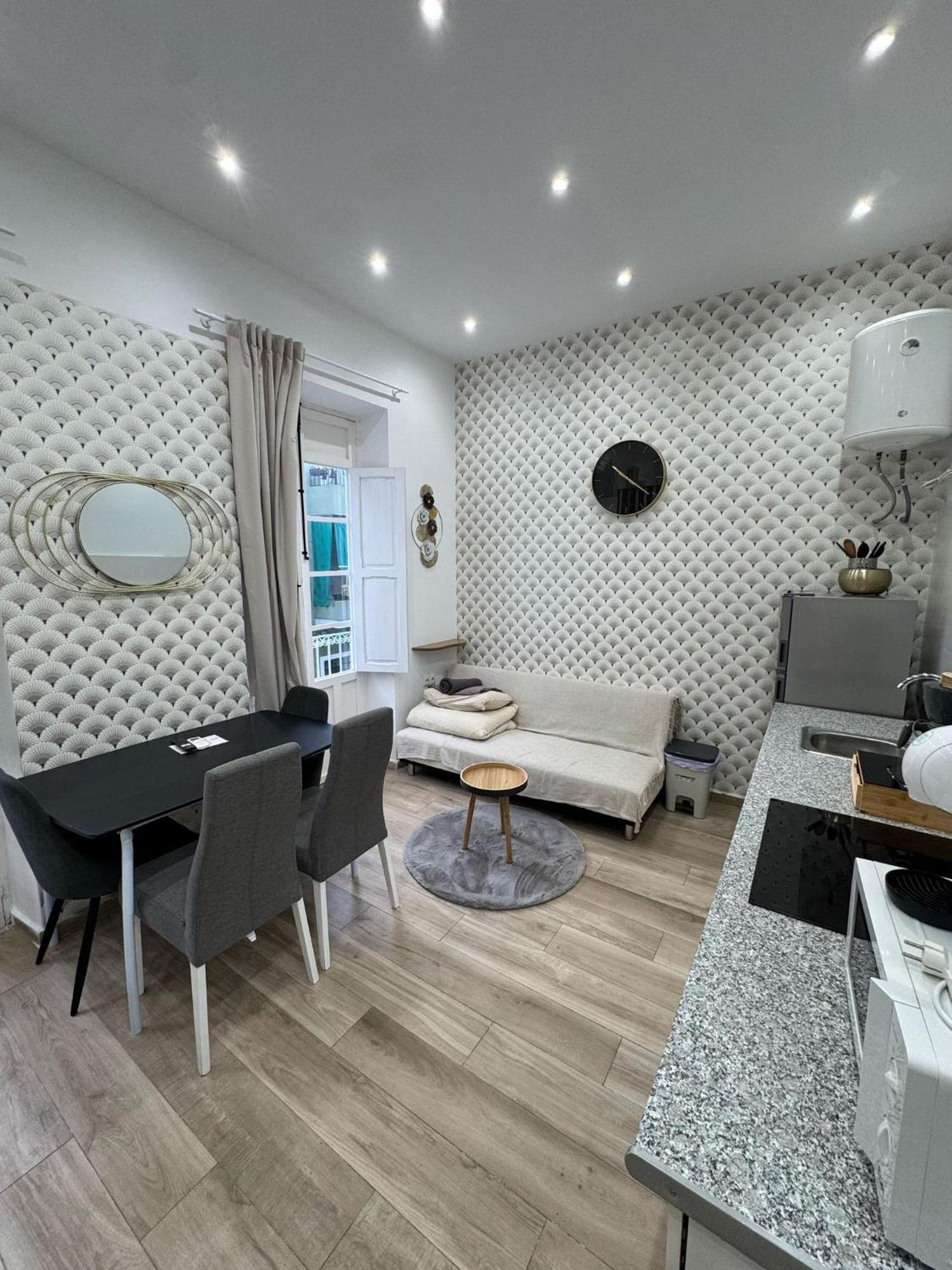 Luxury Apartments Near The Beach And Downtown Centrum 8 Alicante Ngoại thất bức ảnh